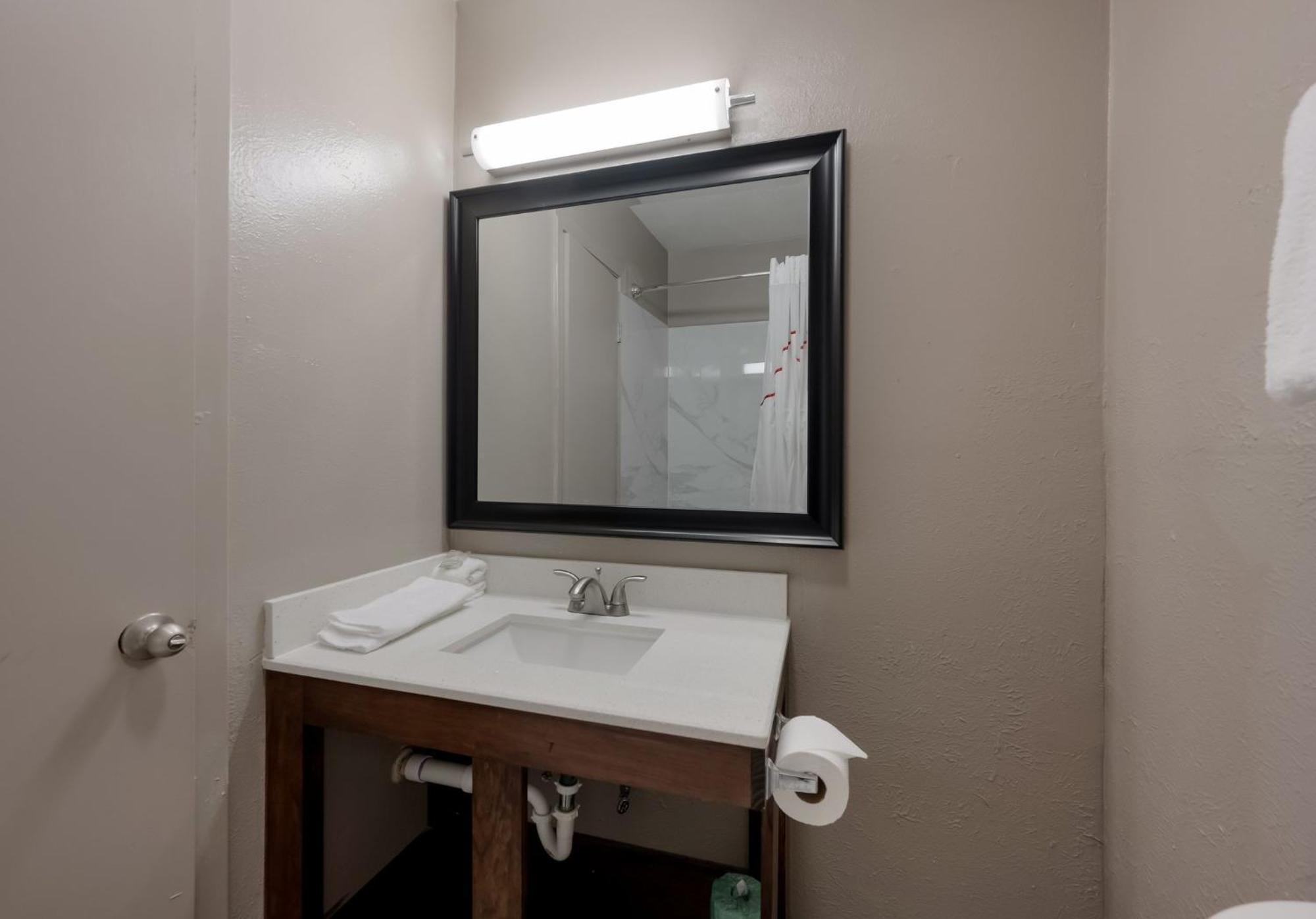 Red Roof Inn Madisonville Extérieur photo
