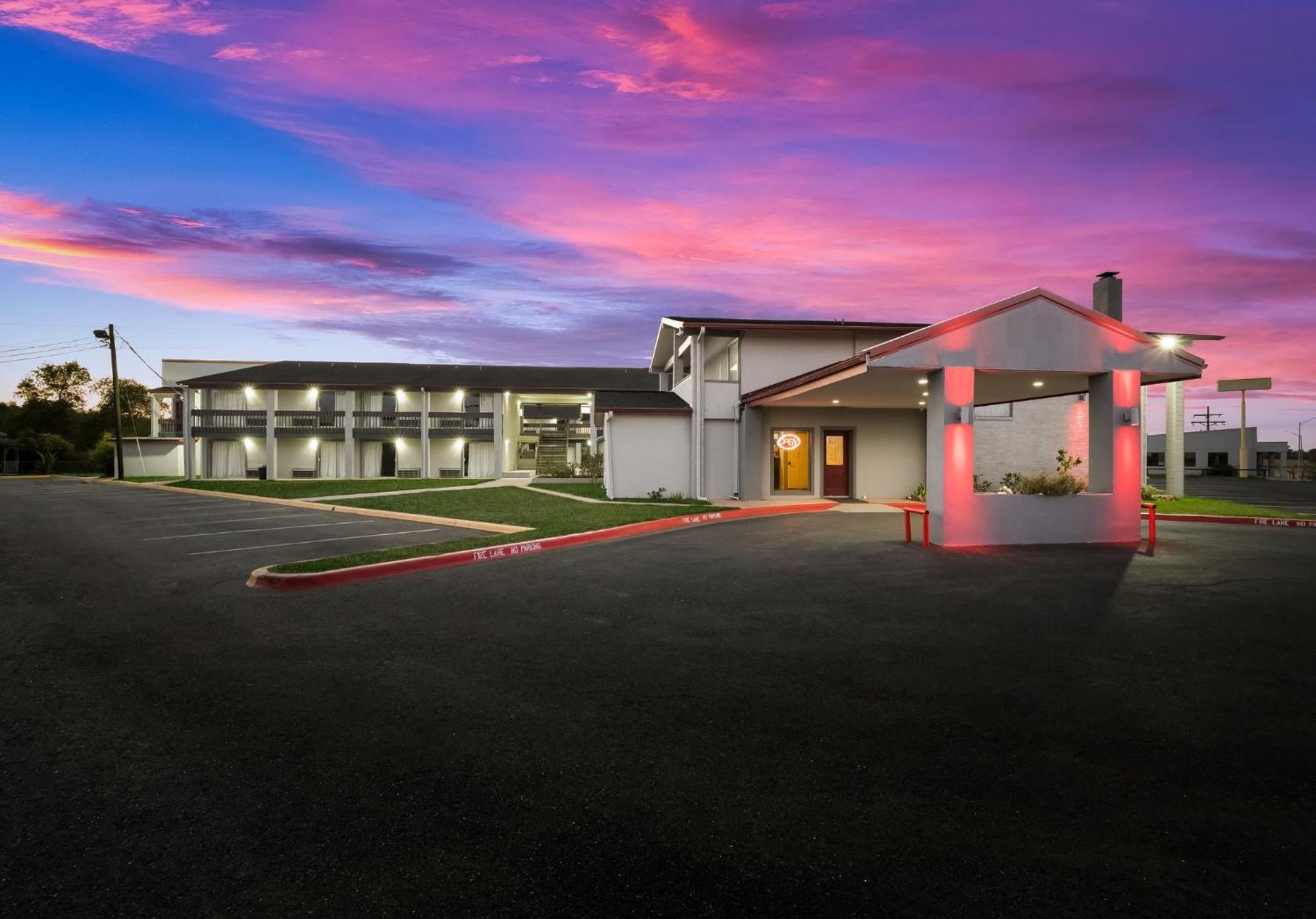 Red Roof Inn Madisonville Extérieur photo